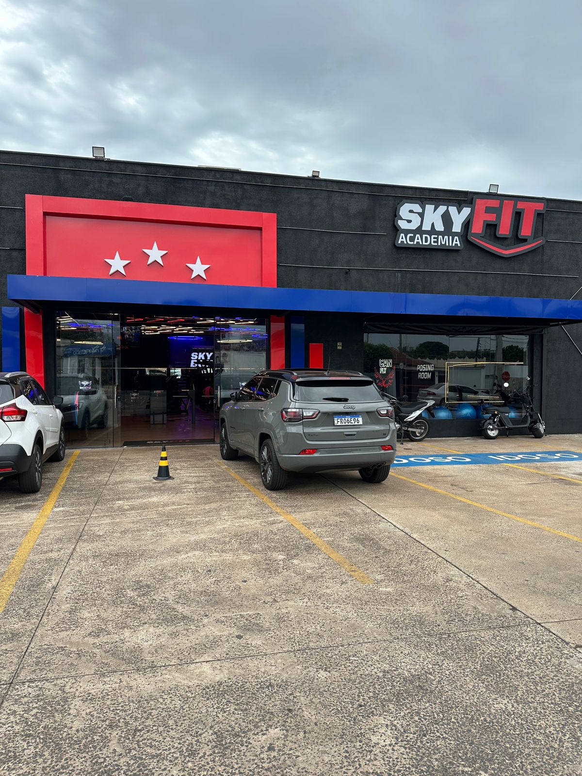 Fachada Skyfit Serrana